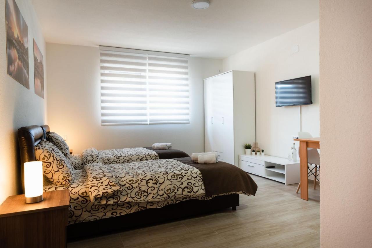 Apartmani Centar Lux New Zrenjanin Ngoại thất bức ảnh