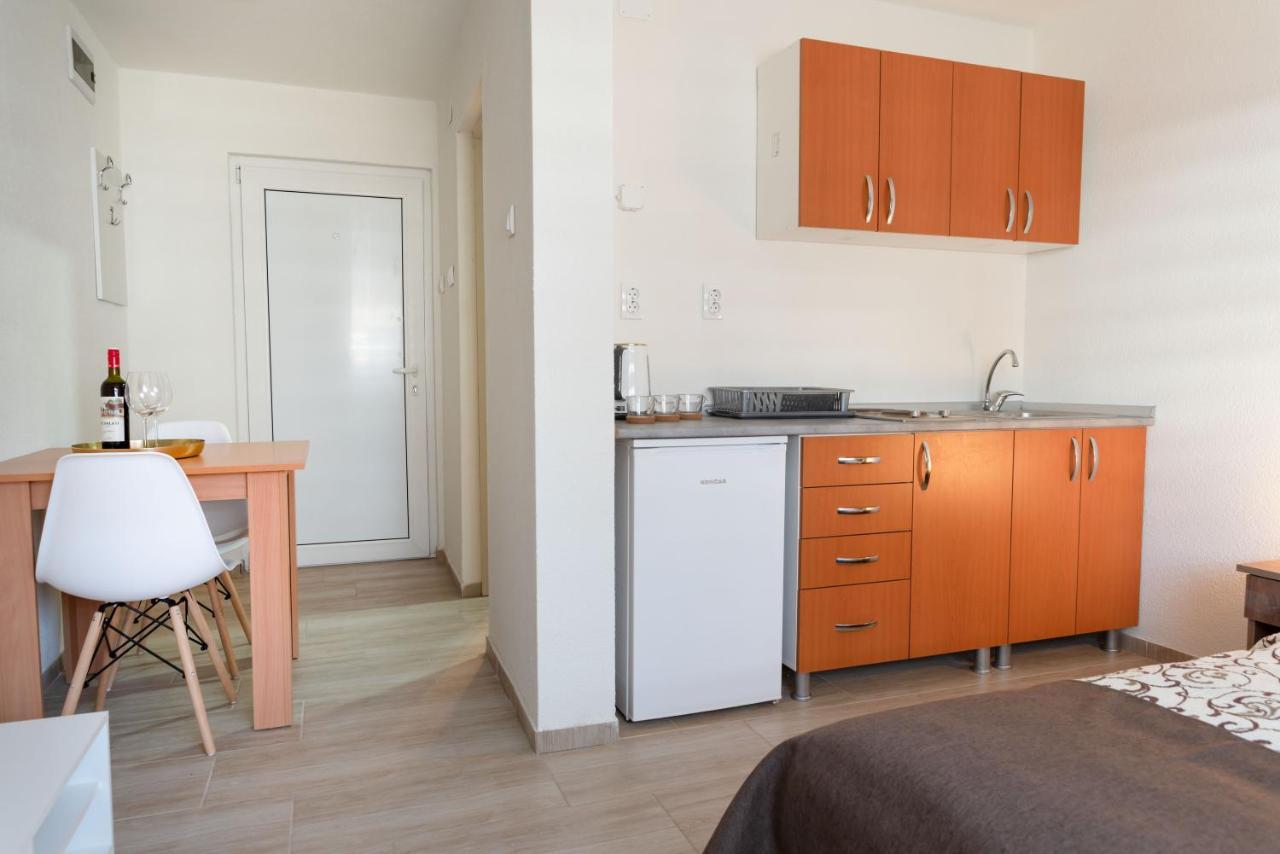 Apartmani Centar Lux New Zrenjanin Ngoại thất bức ảnh